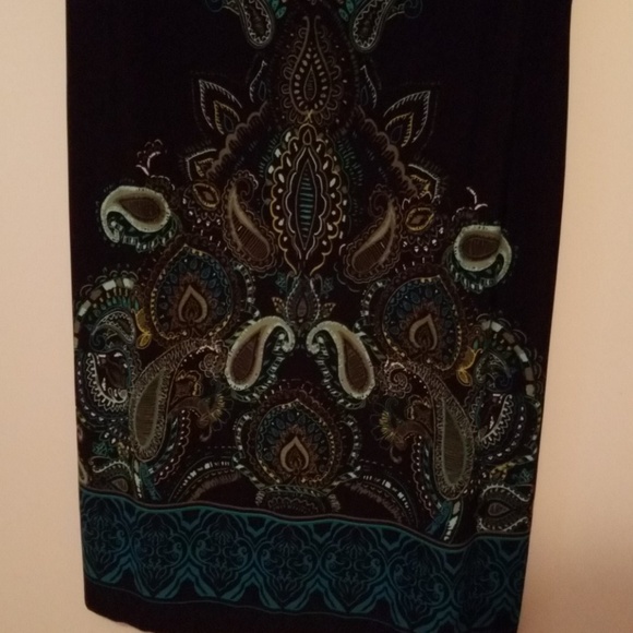 Gorgeous Dress with Stunning Detail and Colors - Picture 4 of 4